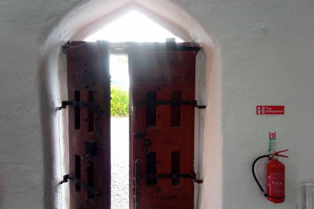 The Burren Art Gallery Built In 1798 Vila Tubber Exterior foto