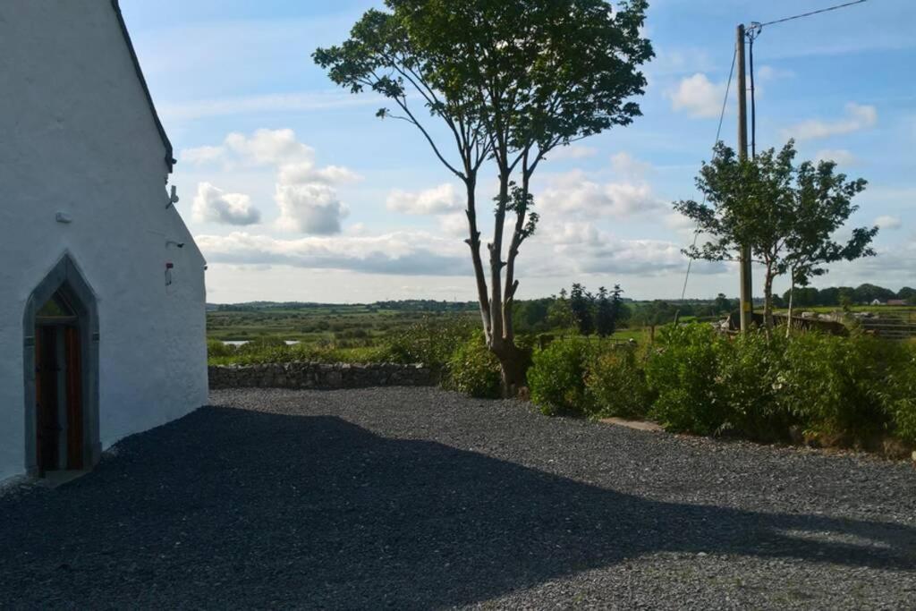 The Burren Art Gallery Built In 1798 Vila Tubber Exterior foto