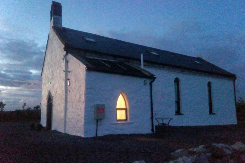 The Burren Art Gallery Built In 1798 Vila Tubber Exterior foto