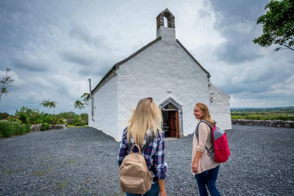 The Burren Art Gallery Built In 1798 Vila Tubber Exterior foto