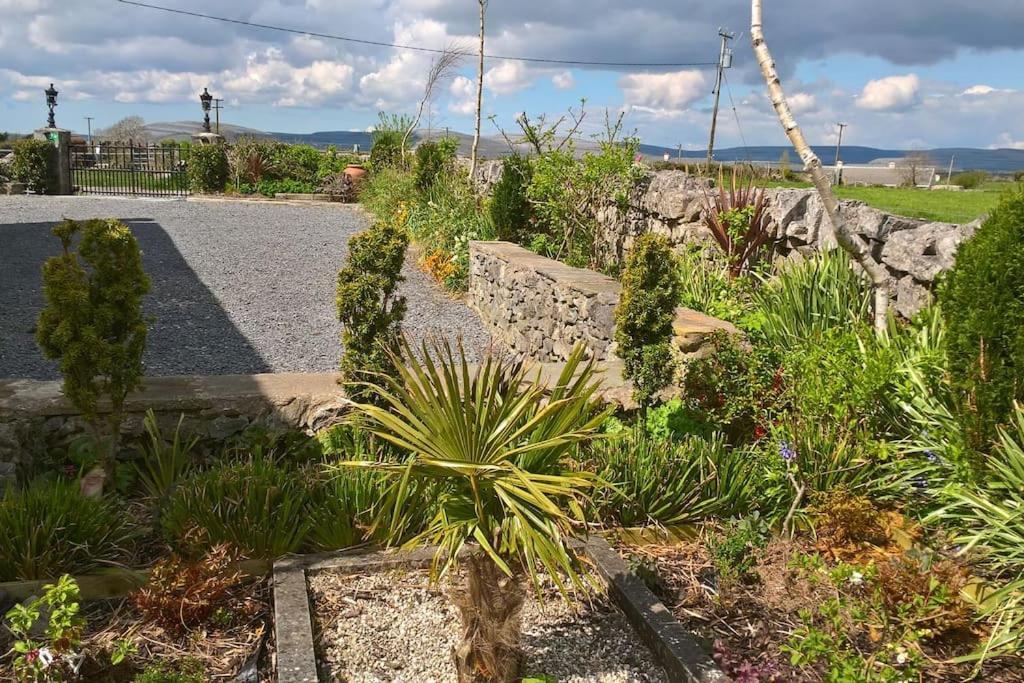 The Burren Art Gallery Built In 1798 Vila Tubber Exterior foto