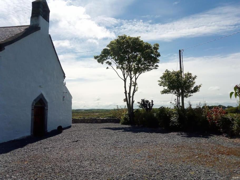 The Burren Art Gallery Built In 1798 Vila Tubber Exterior foto