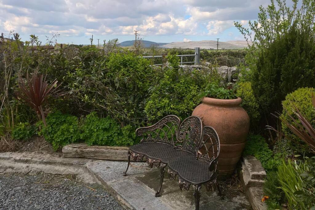 The Burren Art Gallery Built In 1798 Vila Tubber Exterior foto